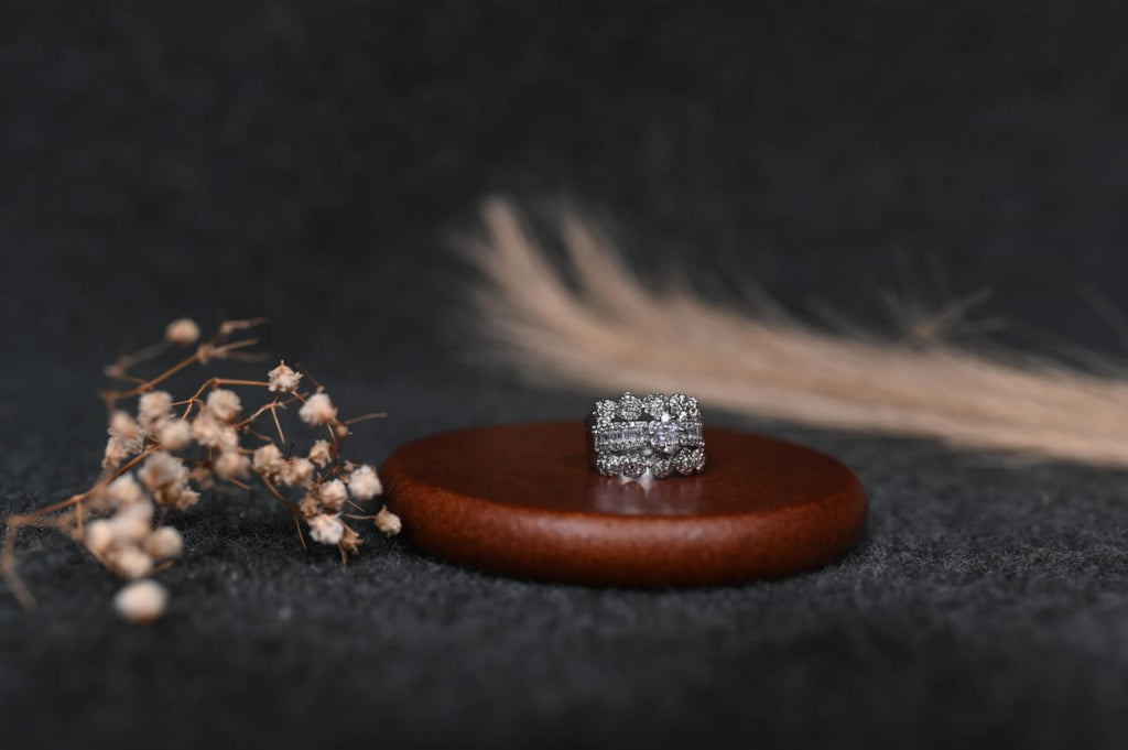 Multi-Band Diamond Cluster Ring