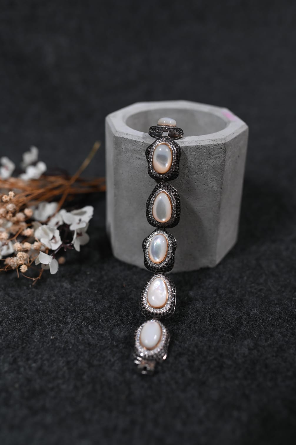 Vintage Pearl Grace Bracelet