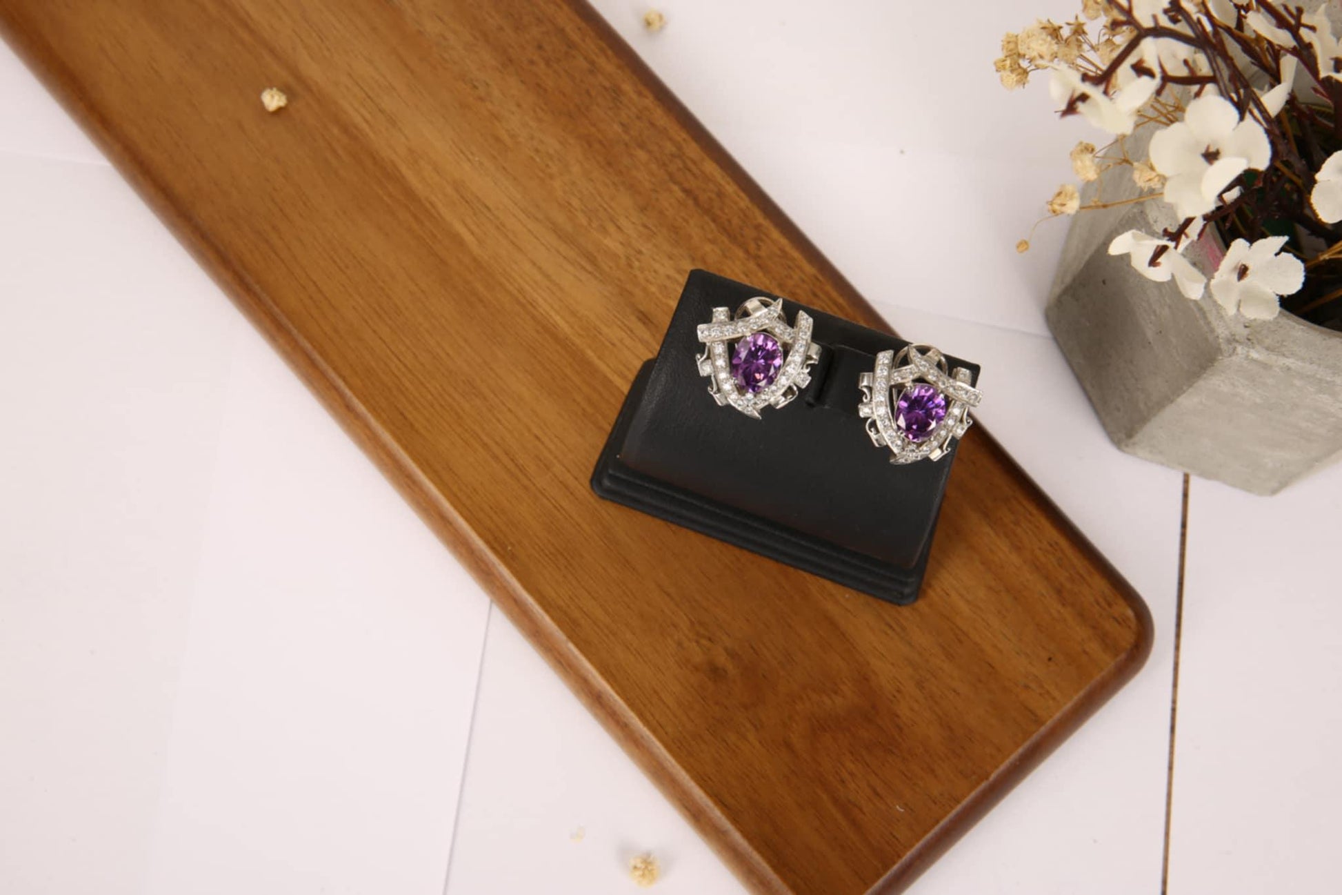 Regal Radiance Earring