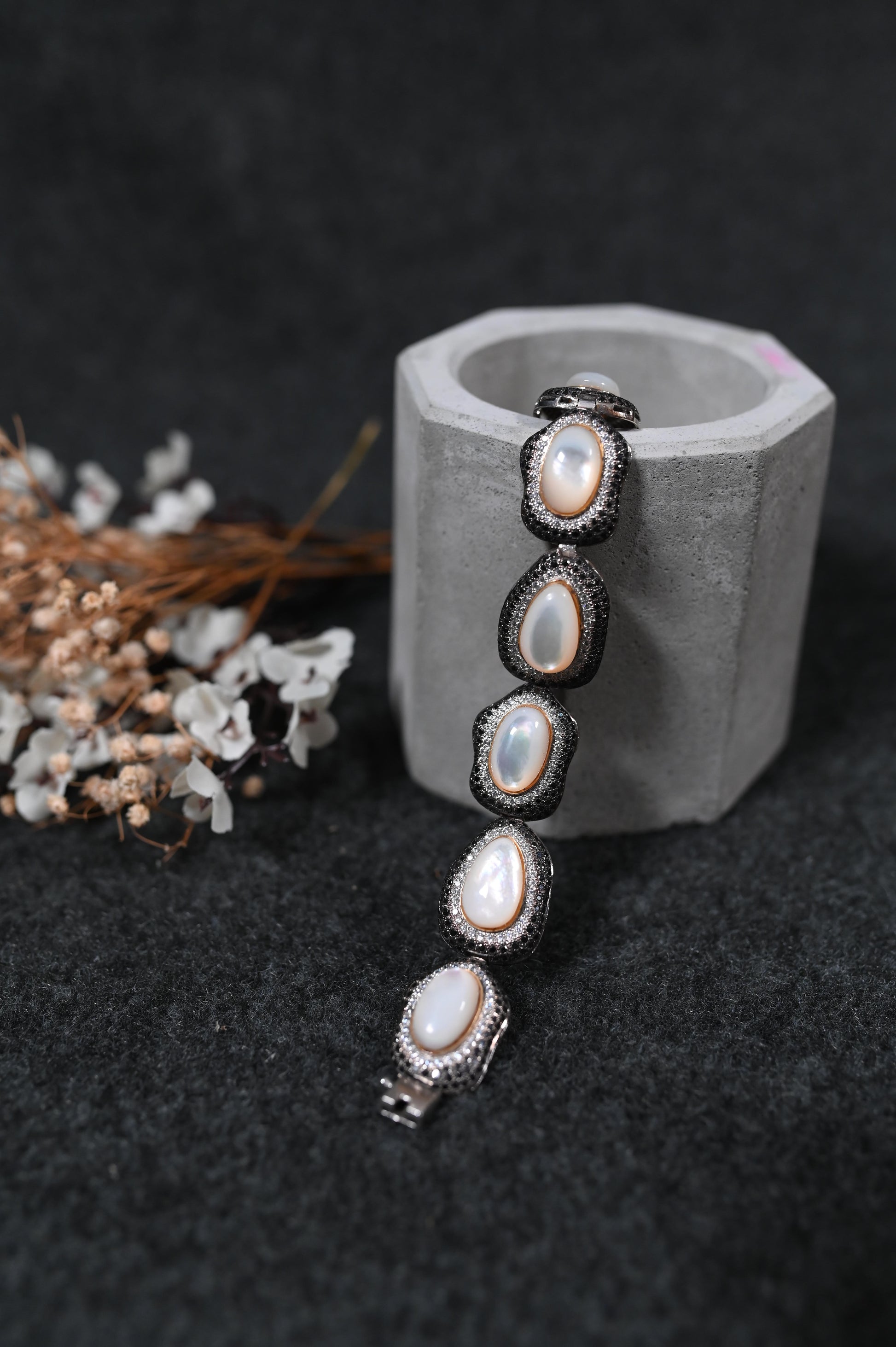 Vintage Pearl Grace Bracelet