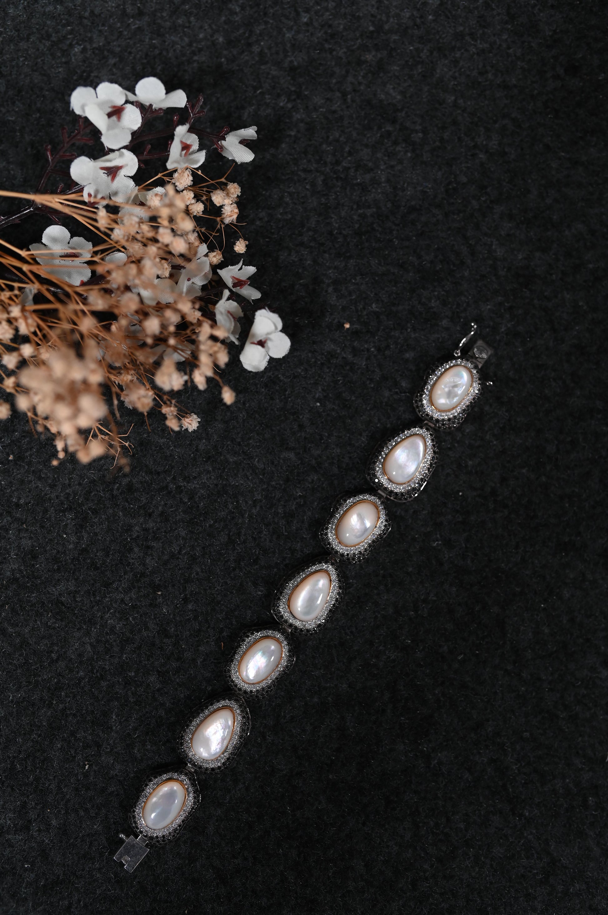 Vintage Pearl Grace Bracelet